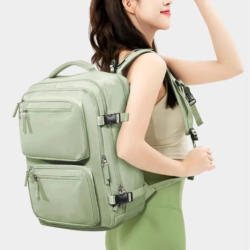 Guangzhou Fuliya Industry Co.,Ltd C-81298 Multi-functional travel backpack, 180° full-open, approx. 35L, shoe compartment, laptop compartment, luggage strap, and breathable back panel - for commuting, business trips, and short travel.